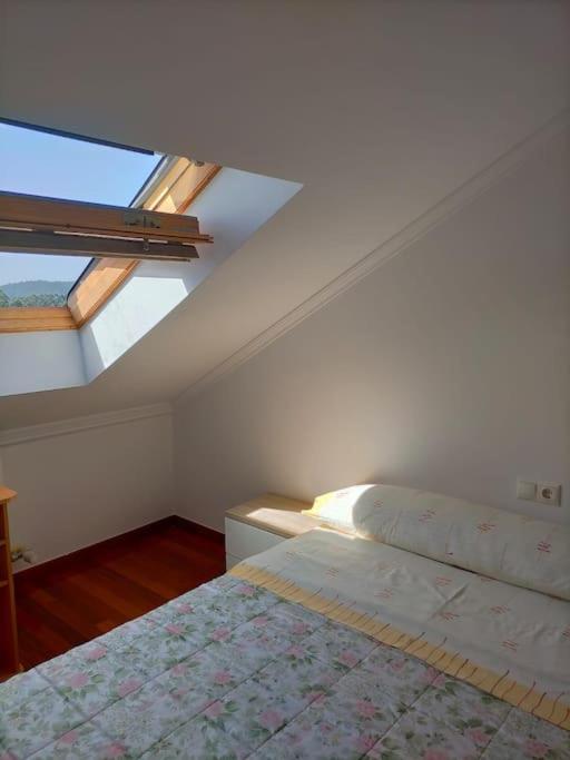 Atico Con 3 Habitaciones En 포이오 외부 사진