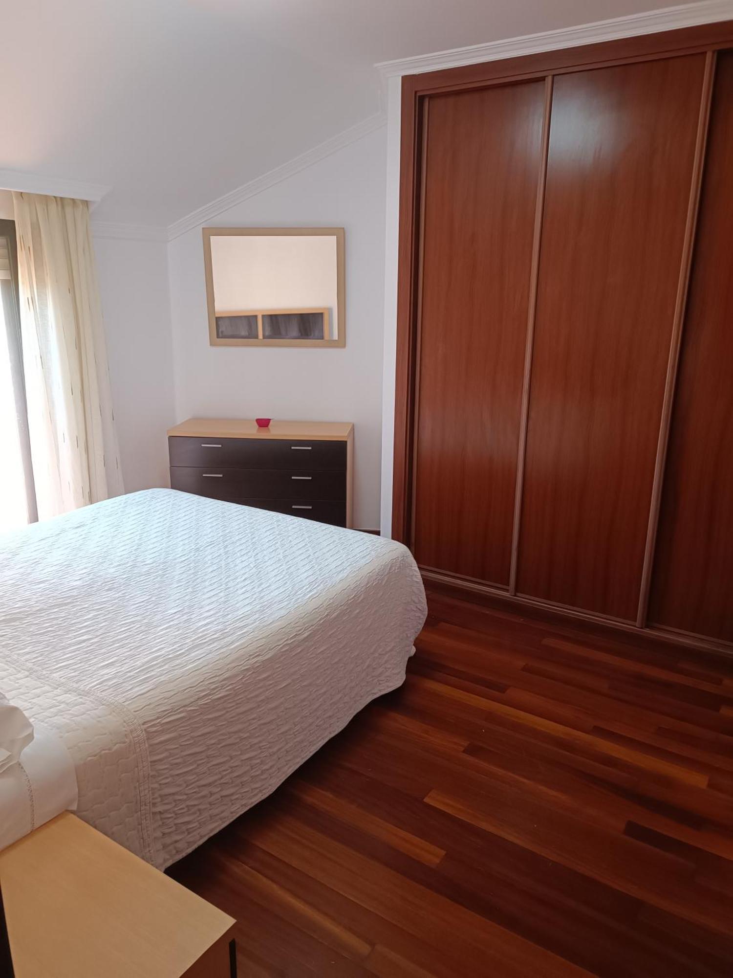Atico Con 3 Habitaciones En 포이오 외부 사진